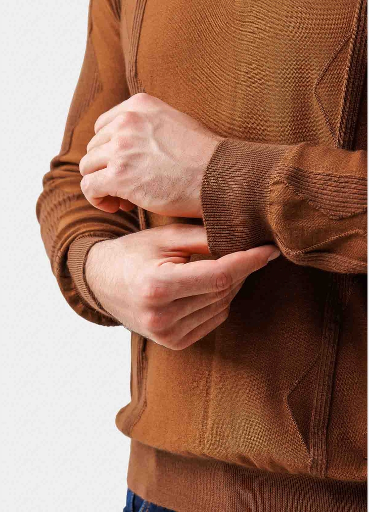 Свитер